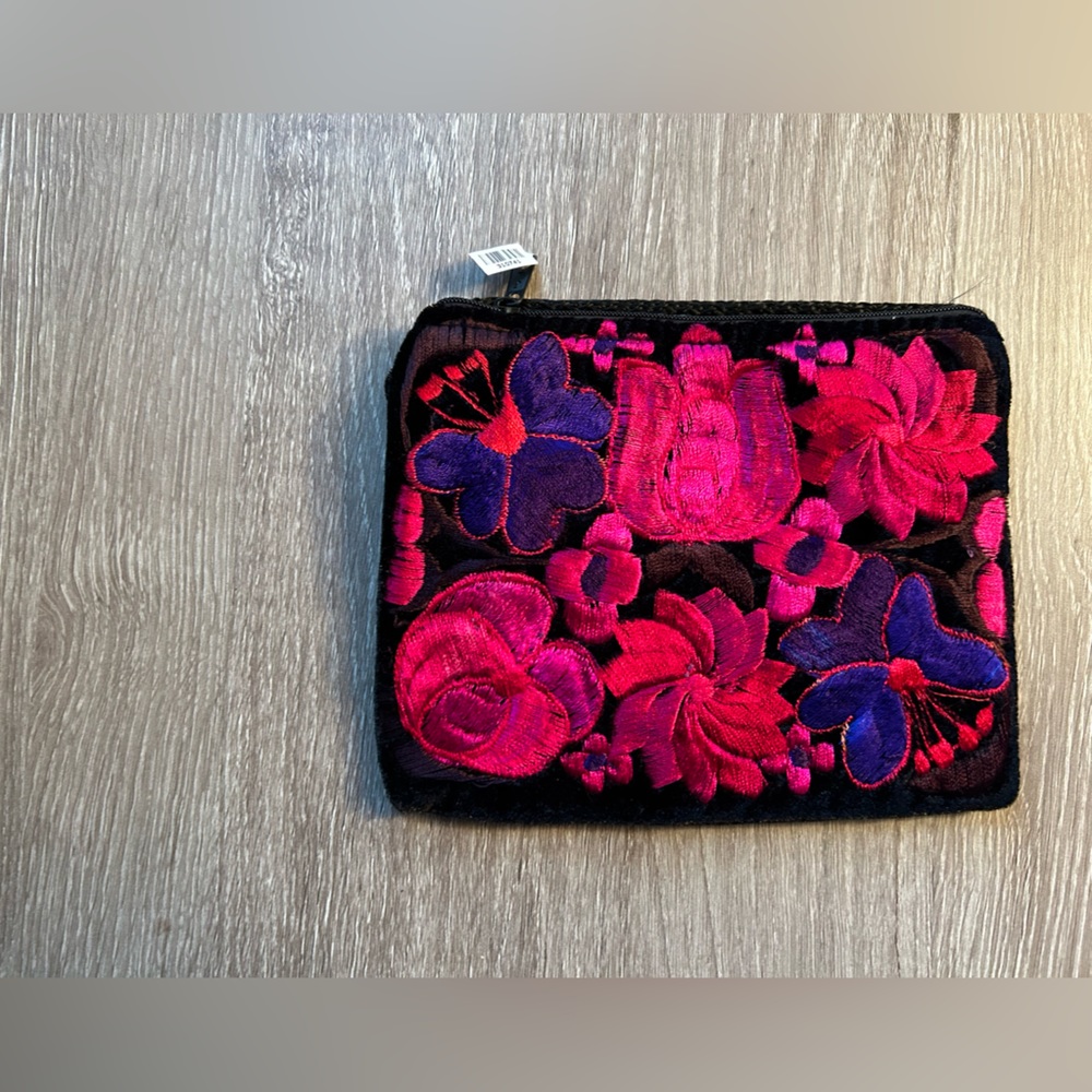 Velvet crossbody with embroidered flowers
